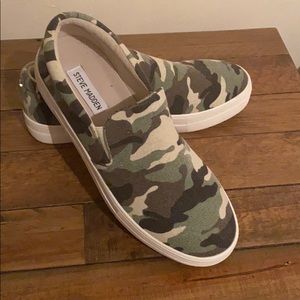 Steve Madden Camo Slip on Sneakers